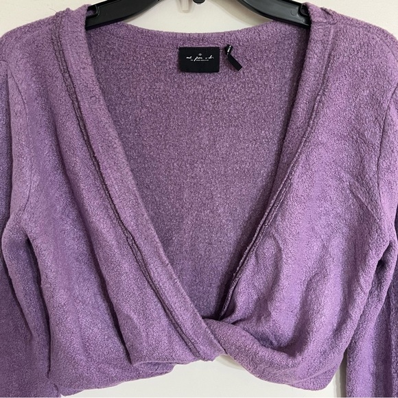Urban Outfitters Long Sleeve Cropped Sweater Twist Front Purple Size Small - Picture 2 of 12